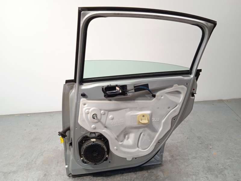 Recambio de puerta trasera derecha para citroën c4 i (lc_) 1.6 hdi referencia OEM IAM 9008N4 - Plata 4