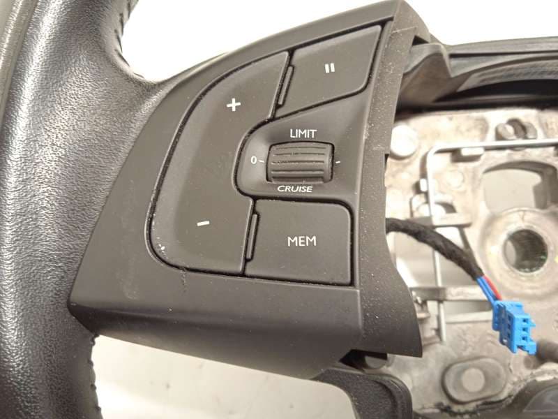 Recambio de volante para citroën c4 cactus 1.2 thp 110 referencia OEM IAM 98031272YC - Blanco 2