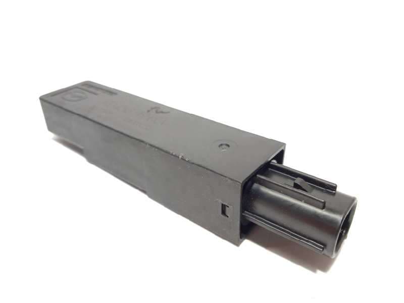 Recambio de antena para mazda 2 lim. () 1.5 16v cat referencia OEM IAM KD45676NXA