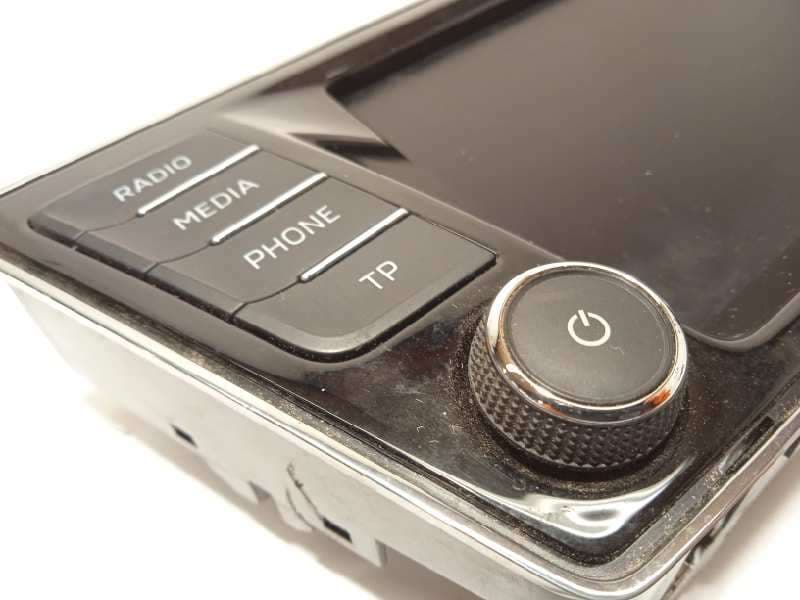 Recambio de pantalla multifuncion para skoda fabia like referencia OEM IAM 6V0919604B 4