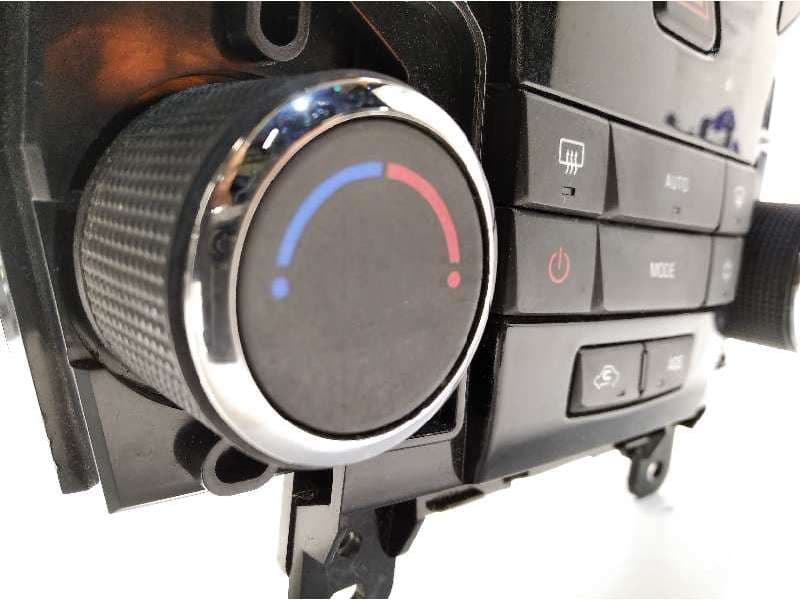 Recambio de mando climatizador para chevrolet cruze lt referencia OEM IAM 3839408 - Negro 2