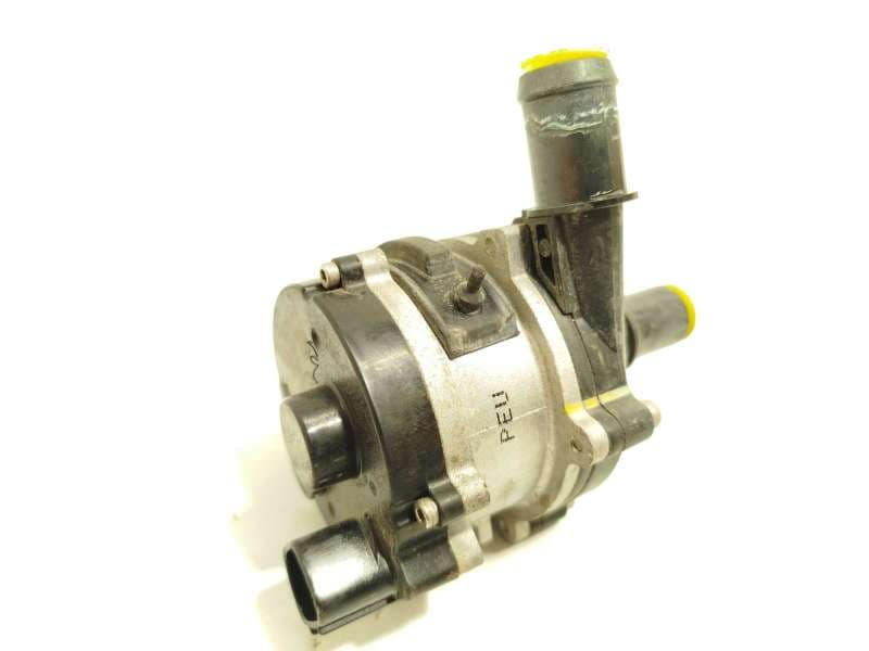 Recambio de bomba agua para kia niro referencia OEM IAM 2510003HZ6 - Blanco