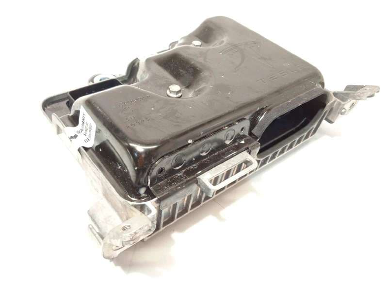 Recambio de modulo electronico para tesla model 3 referencia OEM IAM 149731900D - Blanco 2