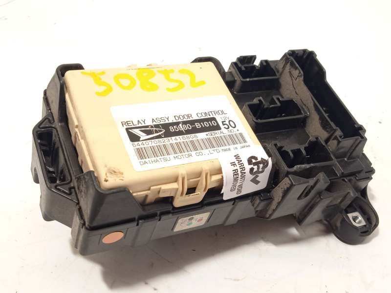 Recambio de caja reles / fusibles para subaru justy j13 1.0 referencia OEM IAM 85980B1010 3