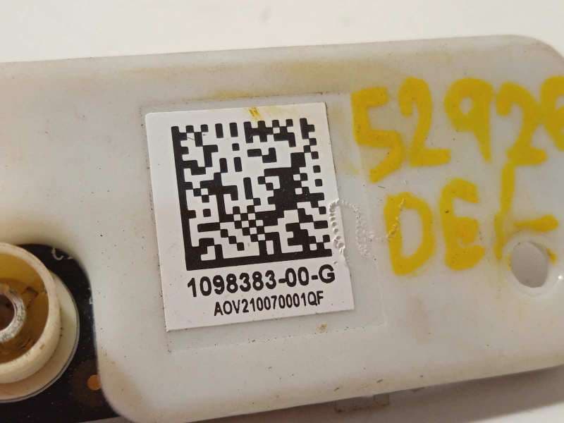 Recambio de modulo electronico para tesla model 3 referencia OEM IAM 109838300G - Blanco 4