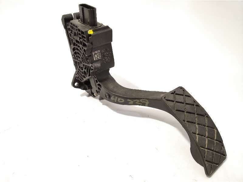Recambio de potenciometro pedal para seat arona 1.0 tsi referencia OEM IAM 2Q1723503 - Blanco