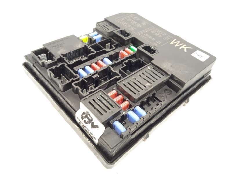 Recambio de caja reles / fusibles para nissan leaf referencia OEM IAM 284B75SA3B - Blanco