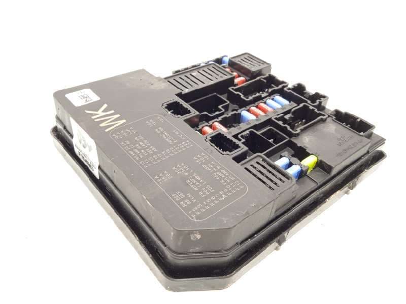 Recambio de caja reles / fusibles para nissan leaf referencia OEM IAM 284B75SA3B - Blanco 2