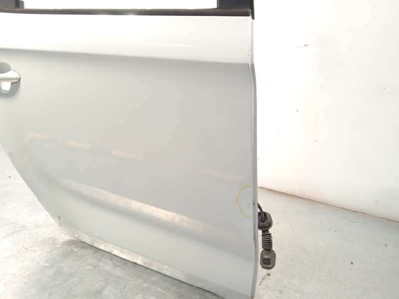 Recambio de puerta trasera derecha para kia carens ( ) basic referencia OEM IAM 77004A4000 3
