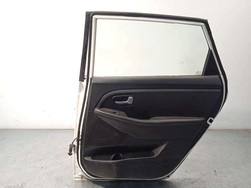 Recambio de puerta trasera derecha para kia carens ( ) basic referencia OEM IAM 77004A4000 6