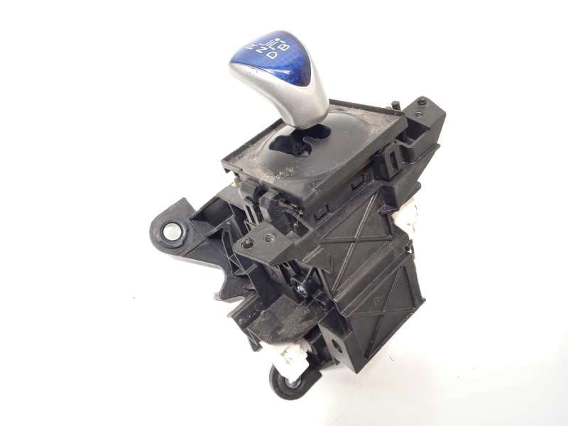Recambio de palanca cambio para toyota auris hybrid active referencia OEM IAM 3355012D80 - Blanco