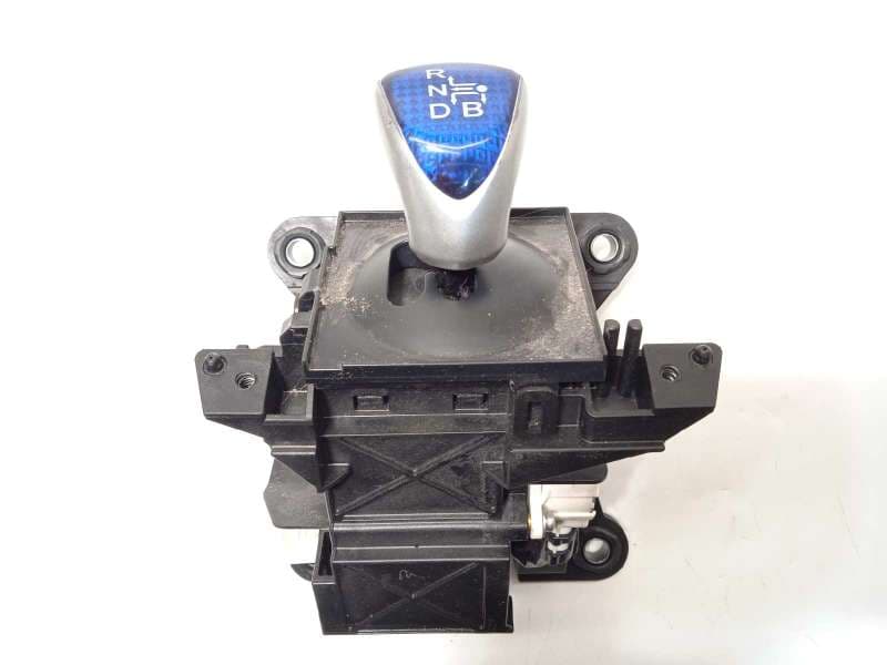 Recambio de palanca cambio para toyota auris hybrid active referencia OEM IAM 3355012D80 - Blanco 2