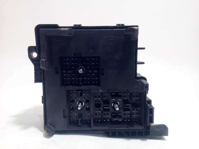 Recambio de caja reles / fusibles para hyundai i30 classic referencia OEM IAM 919501H030 - Negro 2
