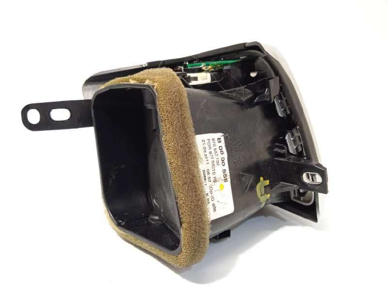 Recambio de aireador para porsche panamera 4 referencia OEM IAM 970552132 - Negro 3