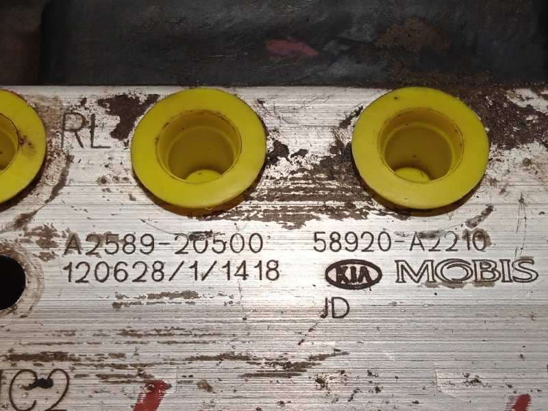 Recambio de abs para kia cee'd drive referencia OEM IAM 58920A2210 6158945200 A258920500 6