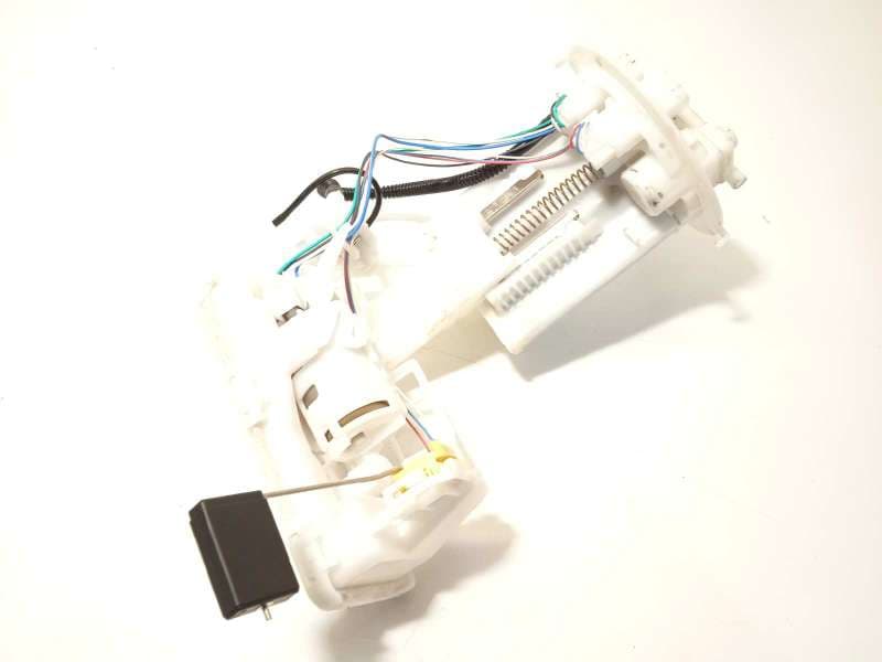 Recambio de bomba combustible para toyota yaris (ksp211 1.5 referencia OEM IAM 77020K0050 - Blanco 2