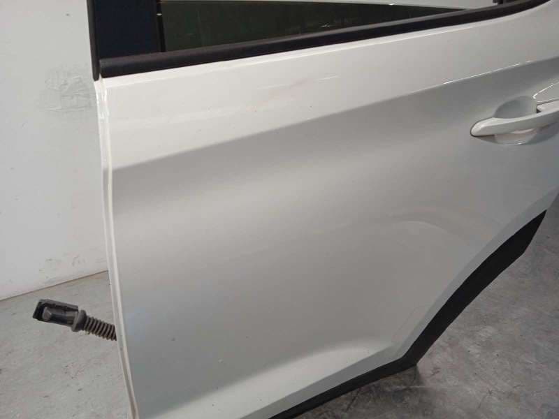 Recambio de puerta trasera izquierda para hyundai tucson referencia OEM IAM 77003D7000 - Blanco 3