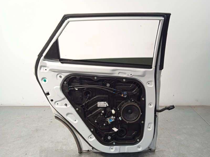 Recambio de puerta trasera izquierda para hyundai tucson referencia OEM IAM 77003D7000 - Blanco 4