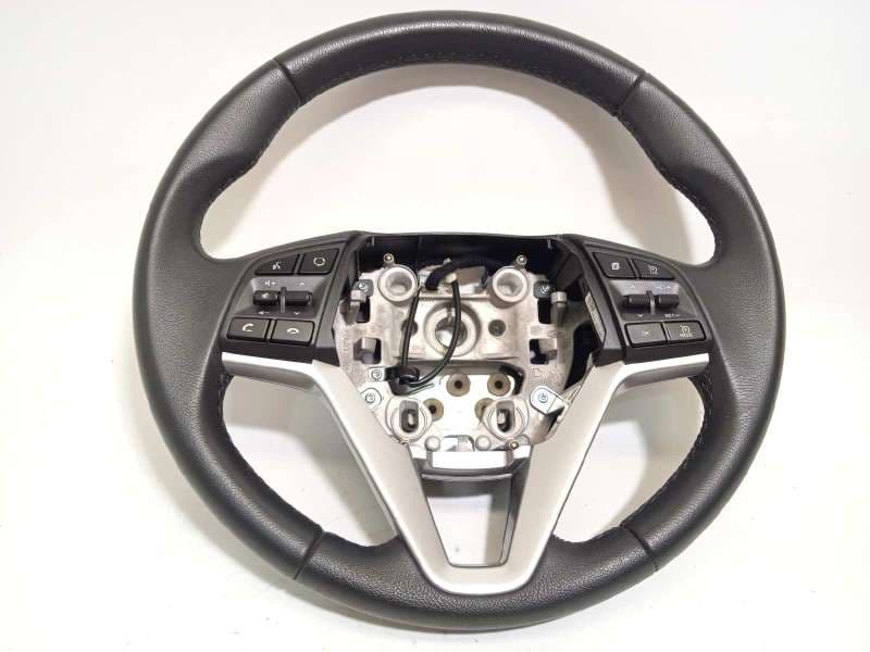 Recambio de volante para hyundai tucson referencia OEM IAM 56100D7AP0TRY  309246881BCH - Blanco