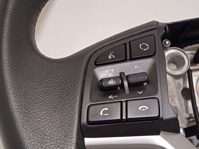 Recambio de volante para hyundai tucson referencia OEM IAM 56100D7AP0TRY  309246881BCH - Blanco 3