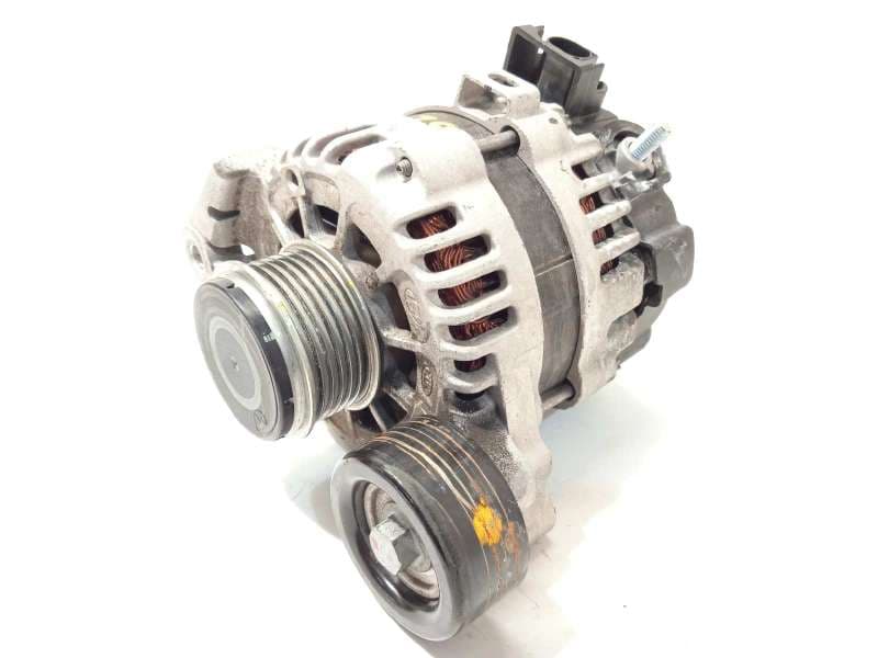 Recambio de alternador para kia cee'd 1.0 tgdi cat referencia OEM IAM 3730004950  8400383 - Blanco