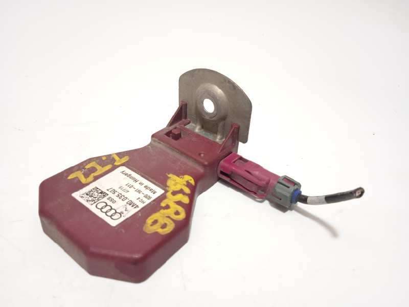 Recambio de antena para audi a3 sedán (8vm) referencia OEM IAM 4M0035507 - Rojo