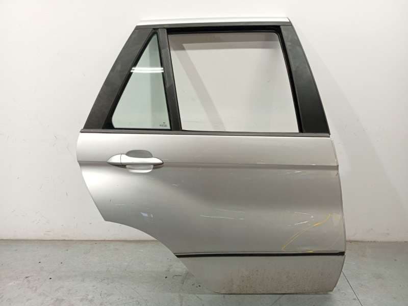 Recambio de puerta trasera derecha para bmw x5 (e53) 3.0 i referencia OEM IAM 41528256828 - Plata