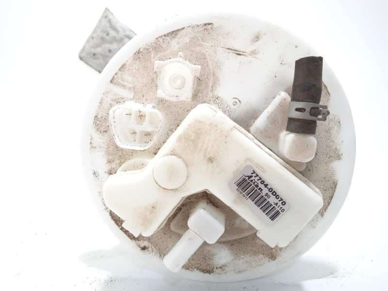 Recambio de bomba combustible para toyota yaris 1.0 cat referencia OEM IAM 777040D070 4