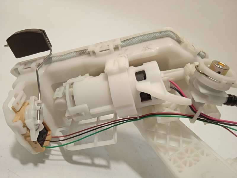 Recambio de bomba combustible para toyota c-hr referencia OEM IAM 7702002C21 - Blanco 5