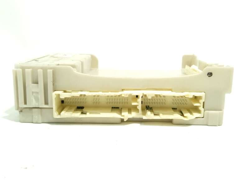 Recambio de modulo electronico para lexus ct 200h referencia OEM IAM 8273076021 - Gris 4