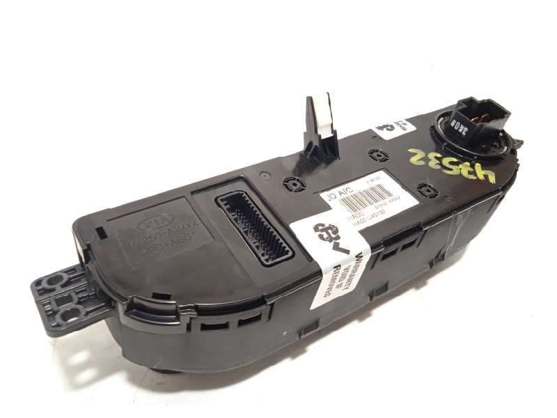 Recambio de mando climatizador para kia cee'd 1.6 crdi cat referencia OEM IAM 97250A2002 - Negro 4