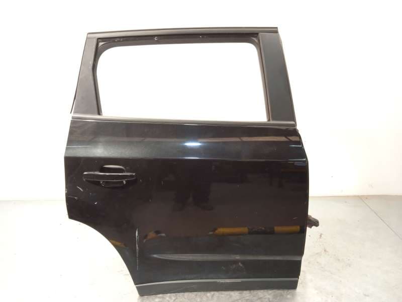 Recambio de puerta trasera derecha para chevrolet orlando lt referencia OEM IAM 95242607 - Negro