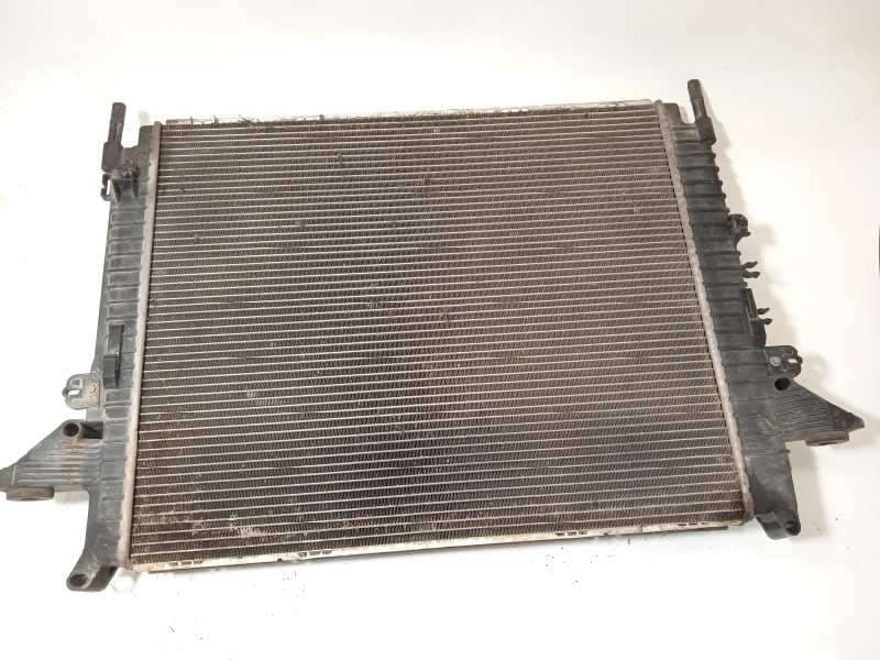 Recambio de radiador agua para land rover discovery v6 td s referencia OEM IAM ETP10112 2