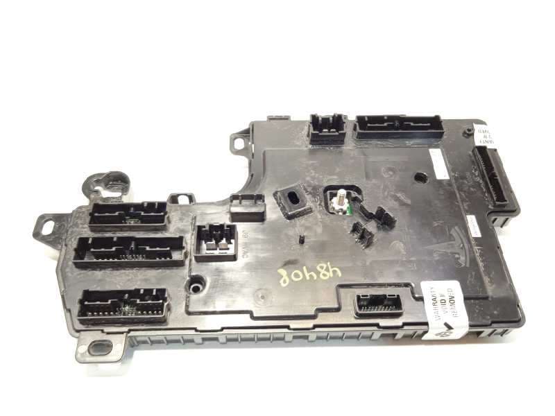 Recambio de caja reles / fusibles para tesla model 3 referencia OEM IAM 107867332L - Blanco 4