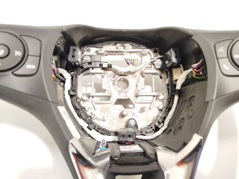 Recambio de volante para opel corsa f (p2jo) 1.2 (68) referencia OEM IAM 39196700 - Negro 3
