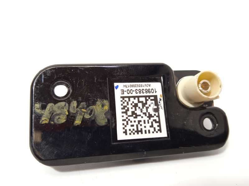 Recambio de modulo electronico para tesla model 3 referencia OEM IAM 109838300E - Blanco 2