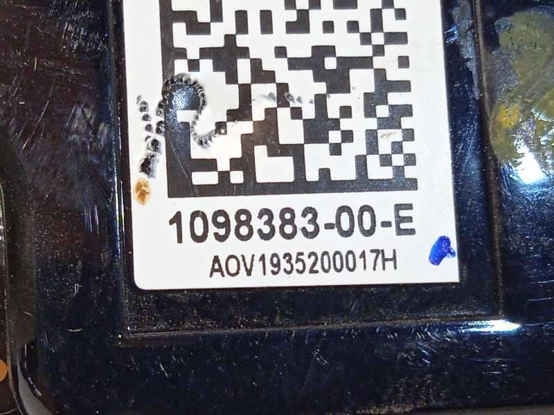 Recambio de modulo electronico para tesla model 3 referencia OEM IAM 109838300E - Blanco 4