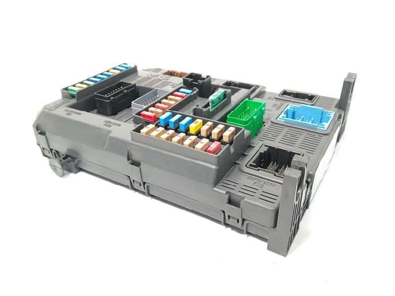 Recambio de caja reles / fusibles para peugeot 308 style referencia OEM IAM 9807054180