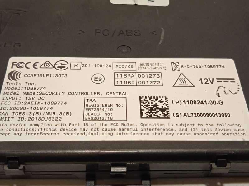 Recambio de modulo electronico para tesla model 3 referencia OEM IAM 110024100G - Blanco 4