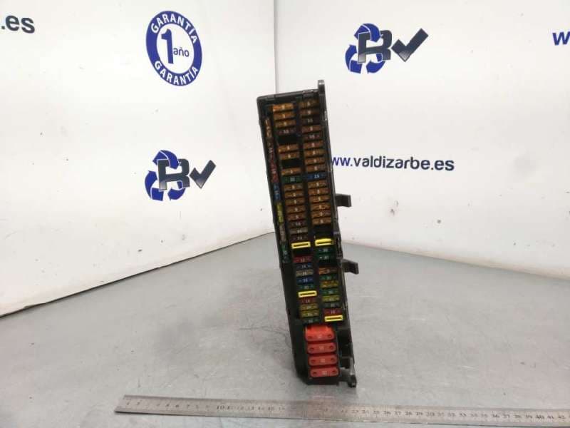 Recambio de caja reles / fusibles para bmw x5 (e53) 3.0d referencia OEM IAM 8378107 - Negro 2