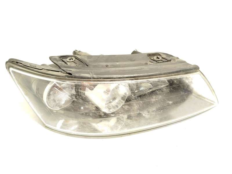 Recambio de faro derecho para hyundai sonata v (nf) 2.0 crdi referencia OEM IAM 921023K020 - Negro