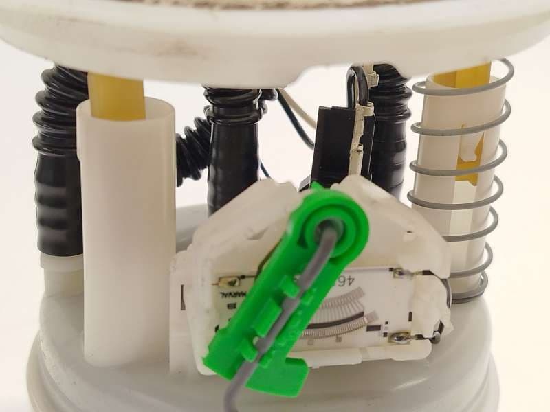 Recambio de bomba combustible para dacia sandero ii (b8_) 1.2 referencia OEM IAM 172022377R - Blanco 3