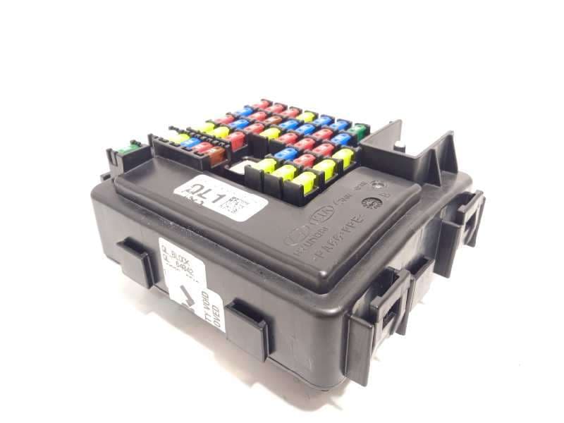 Recambio de caja reles / fusibles para kia sportage 1.6 cat referencia OEM IAM 91950D98A0 - Blanco 2
