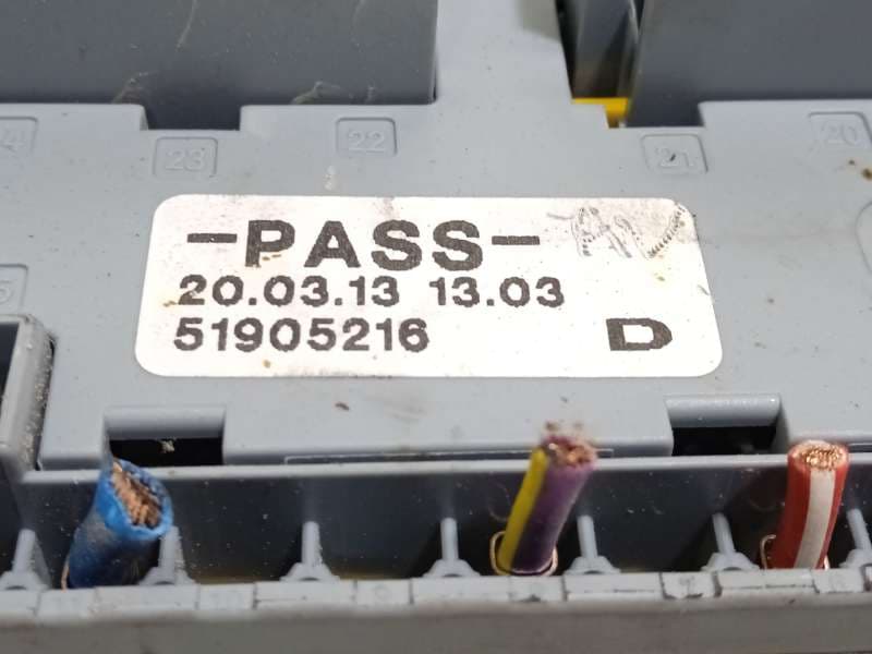 Recambio de caja reles / fusibles para citroën nemo 1.3 hdi fap referencia OEM IAM 51905216 - Blanco 4