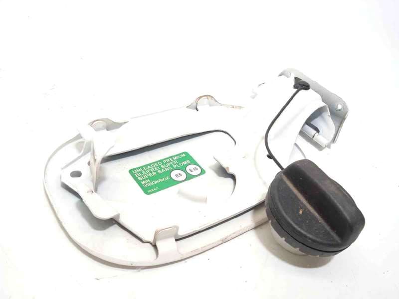 Recambio de tapa exterior combustible para mazda cx-5 2.0 cat referencia OEM IAM NOREF - Blanco 2