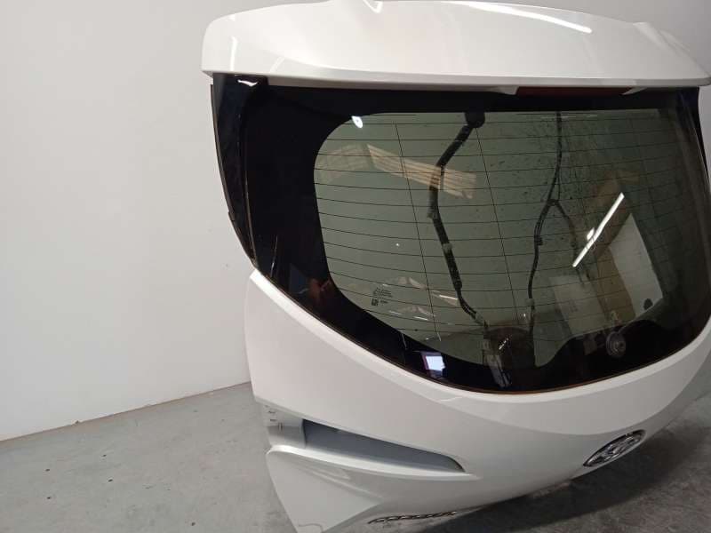 Recambio de porton trasero para toyota corolla (e21) referencia OEM IAM 6700502610 - Blanco 2