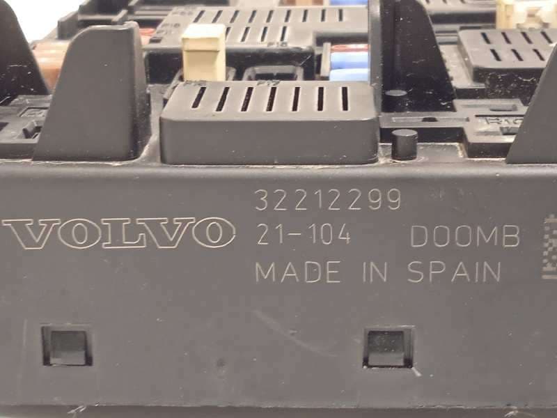 Recambio de caja reles / fusibles para volvo xc90 referencia OEM IAM 32212299  31473772 - Blanco 4