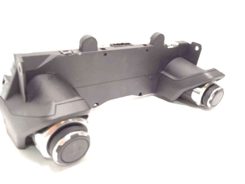 Recambio de mando climatizador para lynk & co 01 phev referencia OEM IAM 8893304828 - Negro