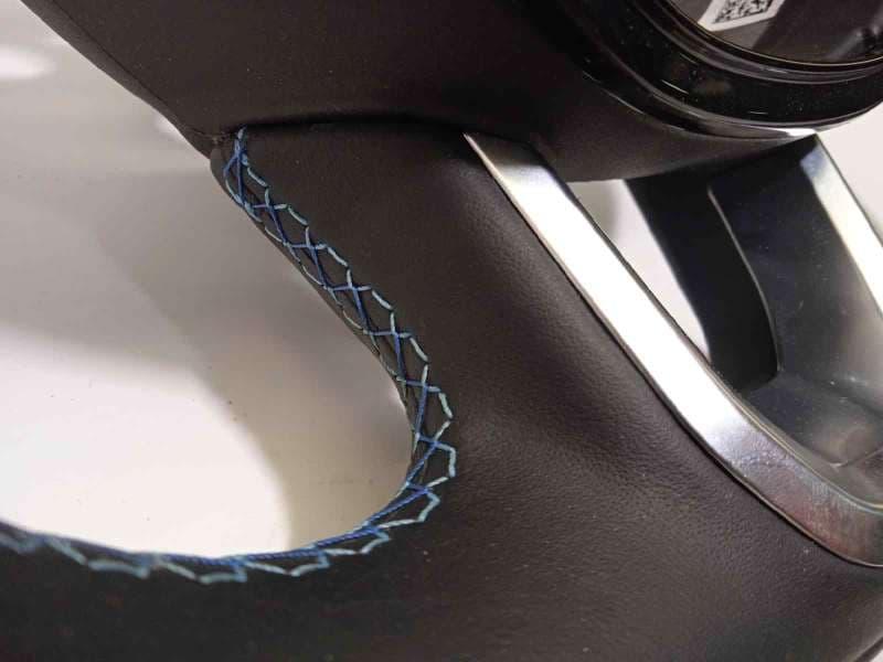 Recambio de volante para lynk & co 01 phev referencia OEM IAM 8891726132  P8891726132 - Negro 4