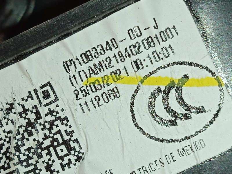 Recambio de guantera para tesla model 3 referencia OEM IAM 108334000J - Blanco 4
